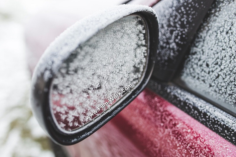 自動車の雪下ろし