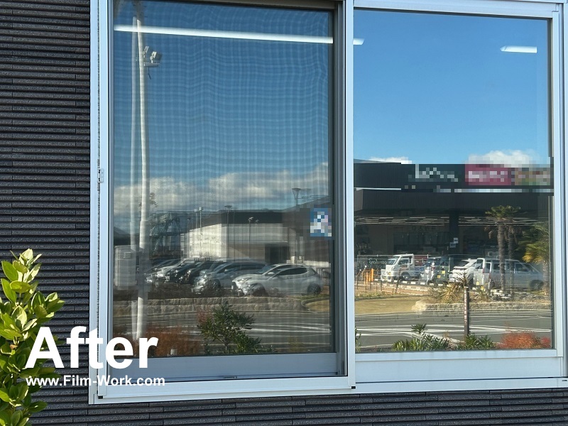 アルミサッシ+ペアガラスに目隠しフィルム/GLAFILグラフィルRSP35-ガラスフィルム施工後