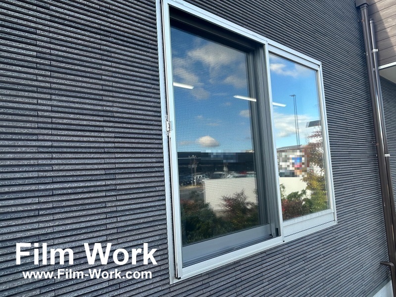 アルミサッシ+ペアガラスに目隠しフィルム/GLAFILグラフィルRSP35-ガラスフィルム施工後